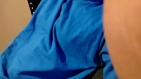 Snapshot of bigdaddie2muchh909 chatting on February 18, 6:37 am Cloudy909 online show from February 18, 6:37 am