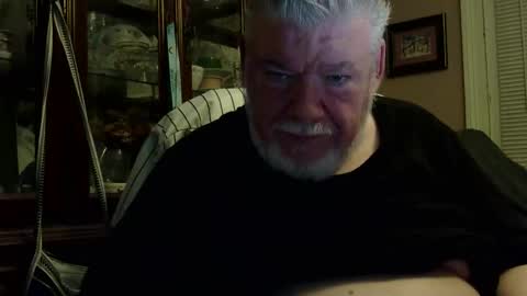Snapshot of bigdaddybear1244 chatting on March 1, 11:40 pm BigDaddyBear online show from March 1, 11:40 pm