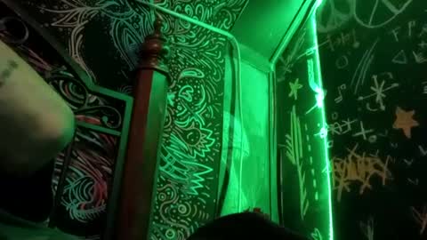 Snapshot of bigdickguy69690 chatting on January 10, 4:22 am bigdickguy69690 online show from January 10, 4:22 am