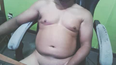 Snapshot of bigdickguyaux chatting on December 14, 2:28 am bigdickguyaux online show from December 14, 2:28 am