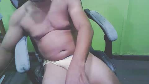 Snapshot of bigdickguyaux chatting on December 20, 7:43 pm bigdickguyaux online show from December 20, 7:43 pm