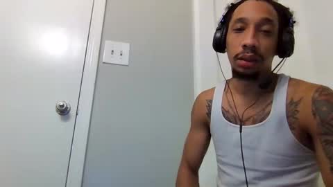 Snapshot of bigdickmarixxx chatting on October 21, 9:21 am bigdickmarixxx online show from October 21, 9:21 am