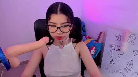 Snapshot of bigfinger125 chatting on February 22, 2:59 pm Lucy and Fred online show from February 22, 2:59 pm