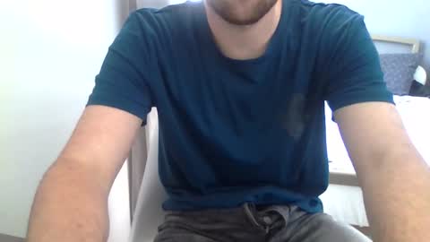 Snapshot of biggbaguette1 chatting on May 15, 3:19 pm biggbaguette1 online show from May 15, 3:19 pm