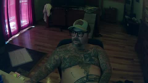 biggdaddy4206913 online show from April 3, 7:01 pm