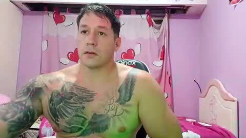 Snapshot of biggeboyy chatting on February 2, 11:03 pm biggeboyy online show from February 2, 11:03 pm