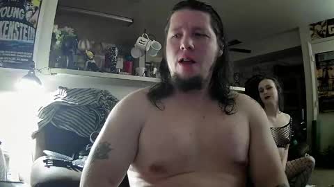 biggerisbetter21 online show from December 18, 7:04 am