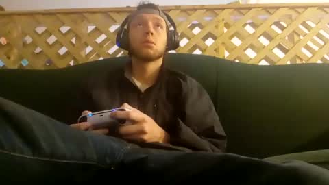 Snapshot of biggestboiiii chatting on March 8, 6:58 pm biggestboiiii online show from March 8, 6:58 pm