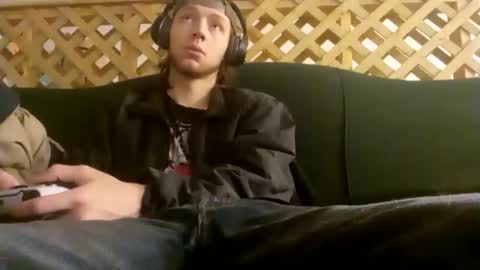 biggestboiiii online show from December 3, 11:41 am