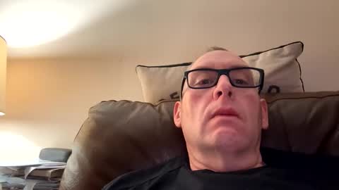 Snapshot of biggloves4bighands chatting on March 4, 8:59 pm biggloves4bighands online show from March 4, 8:59 pm