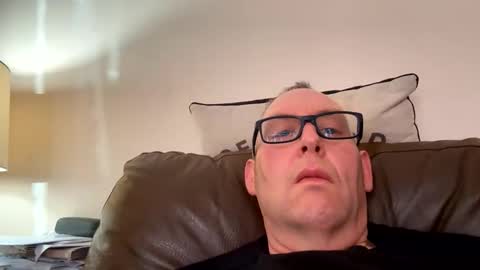 Snapshot of biggloves4bighands chatting on March 5, 11:39 am biggloves4bighands online show from March 5, 11:39 am