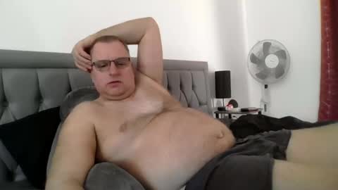 bigguy2014 online show from March 19, 11:58 am