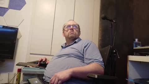 Snapshot of biggydee8989 chatting on February 1, 10:30 pm biggydee8989 online show from February 1, 10:30 pm