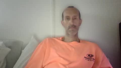 Snapshot of bighugemouthful chatting on October 1, 4:02 pm Chaz online show from October 1, 4:02 pm