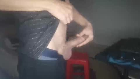 Snapshot of bighunter914318 chatting on February 23, 4:59 pm bighunter914318 online show from February 23, 4:59 pm