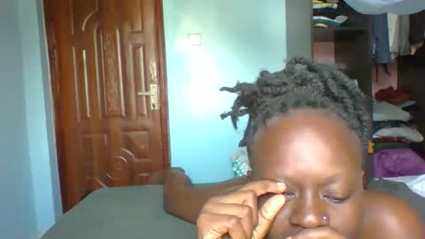 pretty online show from February 21, 11:33 am