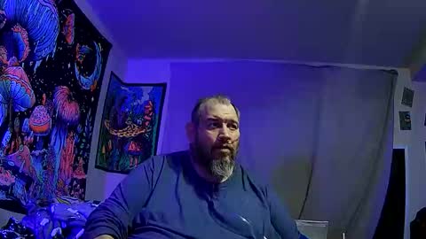 bigman42of0rlife online show from December 14, 12:05 am