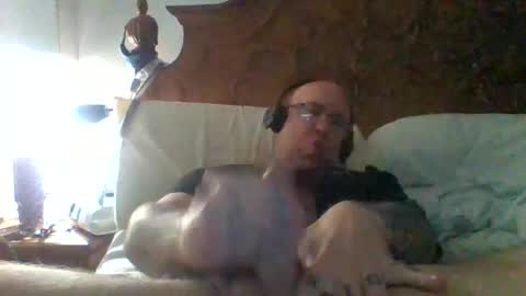 Snapshot of bigmike197167 chatting on April 9, 7:03 am bigmike197167 online show from April 9, 7:03 am
