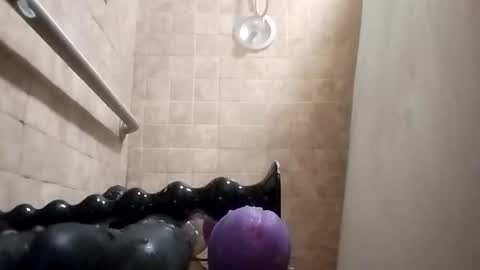 Snapshot of bignastyfilthy chatting on October 6, 3:15 am bignastyfilthy online show from October 6, 3:15 am