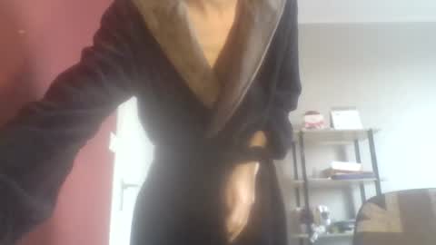 Snapshot of bignlouis chatting on February 24, 1:10 pm Nicolas online show from February 24, 1:10 pm