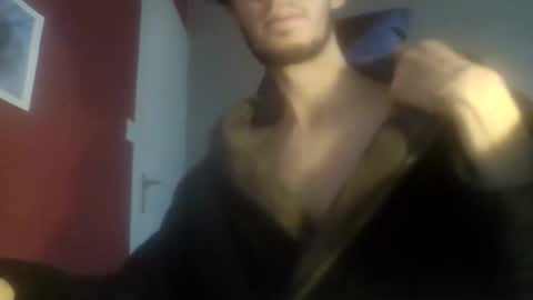 Snapshot of bignlouis chatting on December 19, 9:38 am Nicolas online show from December 19, 9:38 am