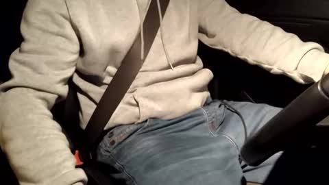 Snapshot of bigredmushr00m chatting on December 1, 7:58 pm bigredmushr00m online show from December 1, 7:58 pm