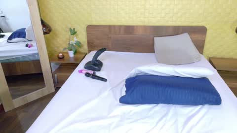 bigroundbooty_ online show from April 7, 8:31 pm