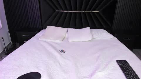 Zayra online show from September 13, 11:10 am