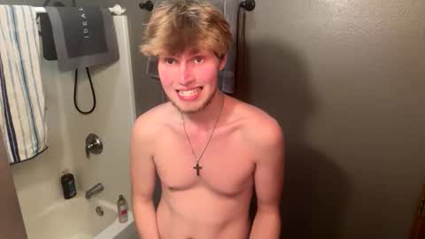 Snapshot of bigskinnyboyshh chatting on November 11, 12:10 am bigskinnyboyshh online show from November 11, 12:10 am