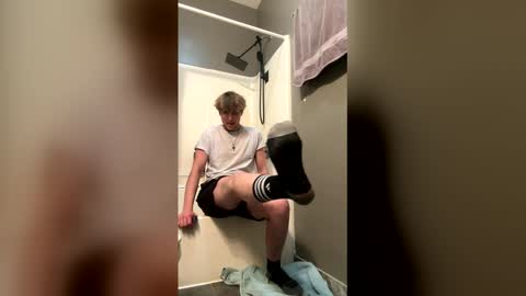 bigskinnyboyshh online show from June 10, 2:45 am