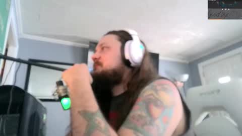 Snapshot of bigskittles4you chatting on February 23, 6:27 pm Skittles online show from February 23, 6:27 pm