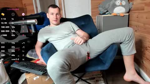 Snapshot of bigsshark chatting on February 22, 1:53 pm bigsshark online show from February 22, 1:53 pm