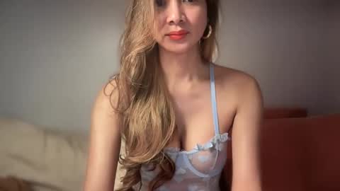 Snapshot of bigsurprise4u chatting on January 16, 1:47 pm Yna     online show from January 16, 1:47 pm