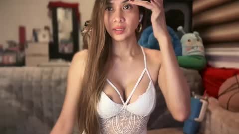 Snapshot of bigsurprise4u chatting on February 18, 11:30 pm Yna     online show from February 18, 11:30 pm