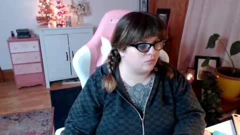 Snapshot of bigtiddygoddess chatting on December 20, 2:08 am Morgan Lafeuille online show from December 20, 2:08 am