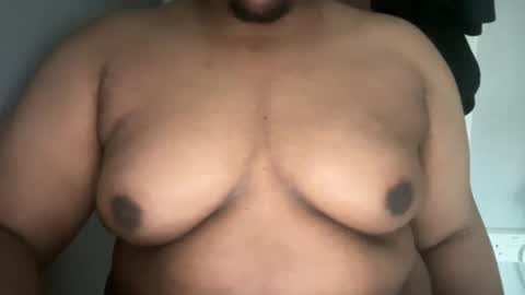 Snapshot of bigtits21111 chatting on February 10, 12:18 pm bigtits21111 online show from February 10, 12:18 pm