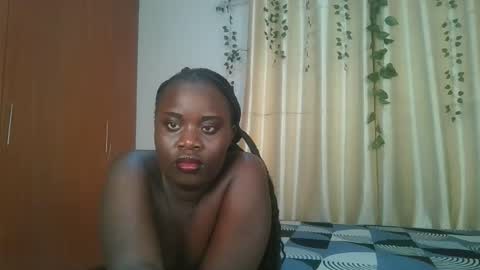 Snapshot of bigtits_baddie chatting on December 17, 7:53 pm bigtits_baddie online show from December 17, 7:53 pm