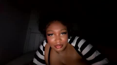 Snapshot of bigtittienyx chatting on November 12, 7:31 am bigtittienyx online show from November 12, 7:31 am