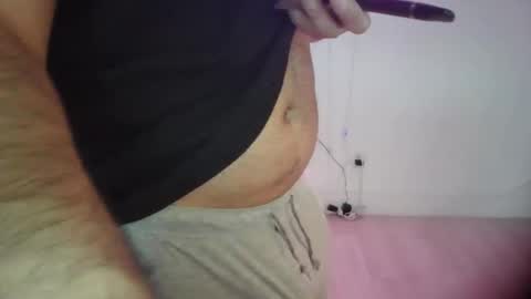 biguyricky_ online show from April 16, 12:33 am