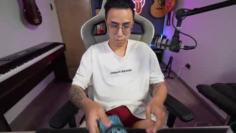 bigxboy96 online show from February 25, 3:20 am