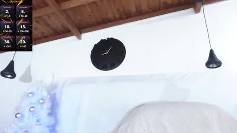 Snapshot of bigzehuz chatting on December 11, 4:53 pm andres online show from December 11, 4:53 pm