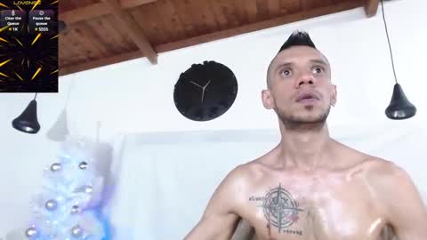 Snapshot of bigzehuz chatting on December 24, 7:49 am andres online show from December 24, 7:49 am