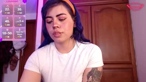 Snapshot of biigbooty_ chatting on December 3, 6:38 pm biigbooty_ online show from December 3, 6:38 pm