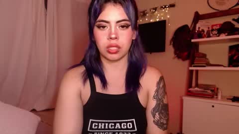 Snapshot of biigbooty_ chatting on February 24, 4:38 am biigbooty_ online show from February 24, 4:38 am