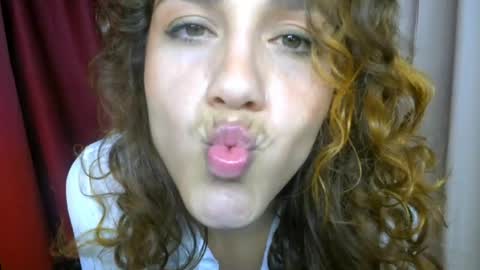 Snapshot of biki_sensual chatting on May 27, 1:57 am hi soy natural girl biki online show from May 27, 1:57 am