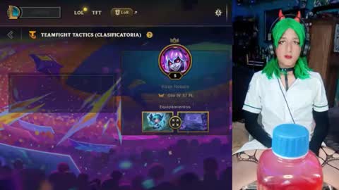 Snapshot of billie_cross_ chatting on October 12, 8:02 am billie_cross_ online show from October 12, 8:02 am