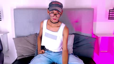 Snapshot of billie_turner_ chatting on September 23, 4:26 am B-I-L-L-I-E 3 online show from September 23, 4:26 am