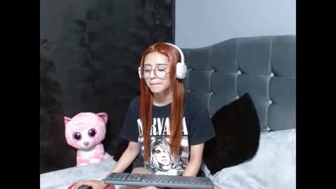 billieejean  online show from December 14, 3:51 am