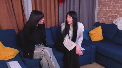 Snapshot of billiemilash chatting on March 4, 12:38 am We are Luna and Layla. We are 20 Welcome to our room online show from March 4, 12:38 am