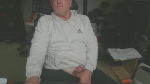 billp750876 online show from May 24, 4:23 pm